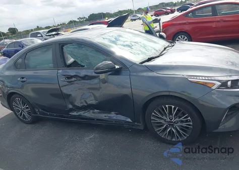 2023 Kia Forte Gt-Line z USA, uszkodzony, nr VIN 3KPF54AD2PE564335